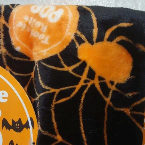 NWT Tootsie roll Tooties Pop Plush throw Hoodie Spider Web & Spider 50x60in - Picture 6 of 8